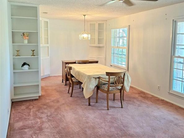 9011 Dorella LN, Austin TX 78736