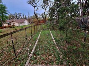 9011 Dorella LN, Austin TX 78736