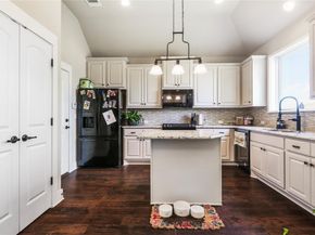 9407 McKnight LOOP 9, Austin TX 78717