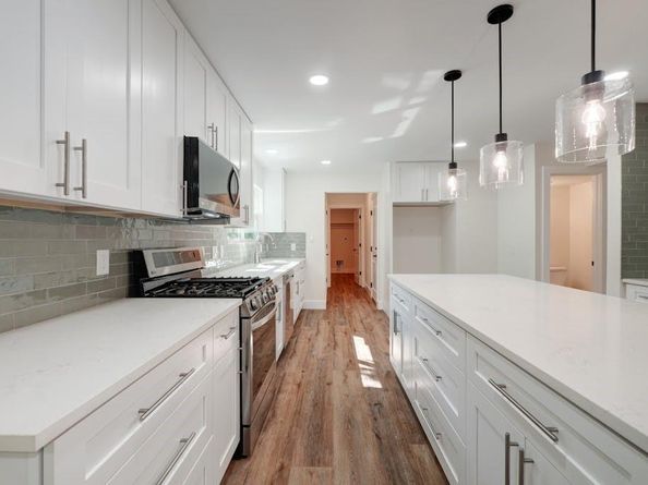 2704 Loyola LN, Austin TX 78723