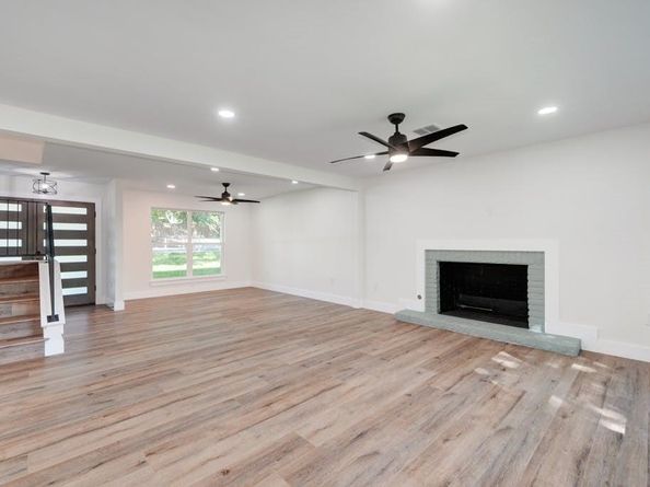 2704 Loyola LN, Austin TX 78723