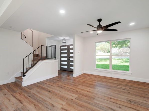 2704 Loyola LN, Austin TX 78723