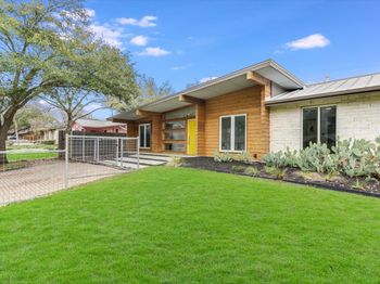 1708 Fair Oaks DR