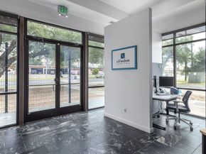 6444 Burnet RD 100, Austin TX 78757