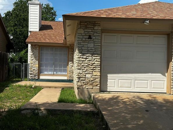 2202 Donahue LN A, Austin TX 78744