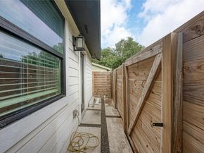 1607 Sweetbriar Ave, Austin TX 78723
