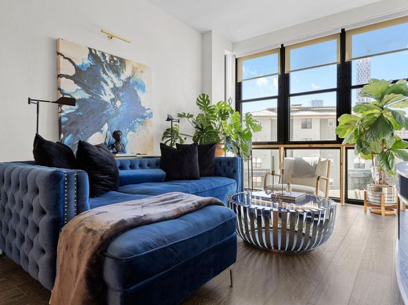 800 Embassy DR 229, Austin TX 78702