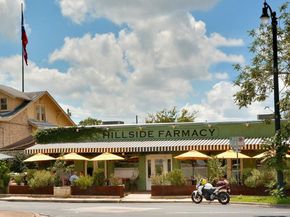 800 Embassy DR 229, Austin TX 78702