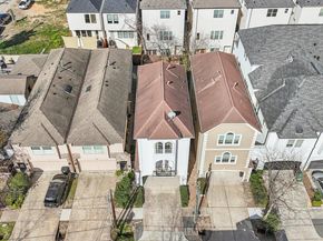 5736 Petty ST, Houston TX 77007