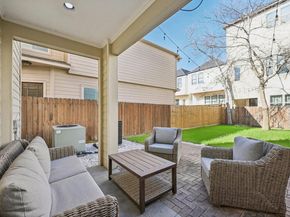 5736 Petty ST, Houston TX 77007