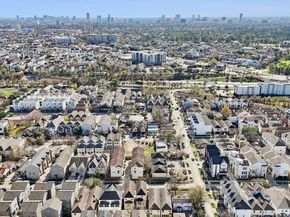 5736 Petty ST, Houston TX 77007