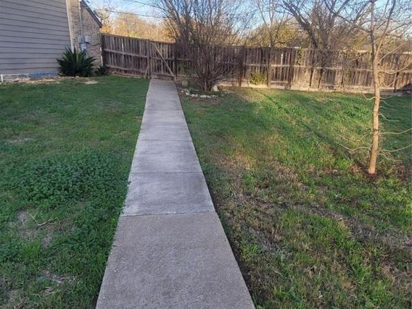 12410 Twin Creek RD, Manchaca TX 78652
