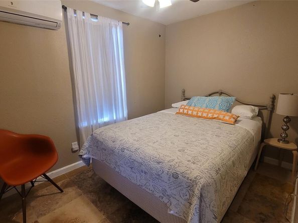 12410 Twin Creek RD, Manchaca TX 78652