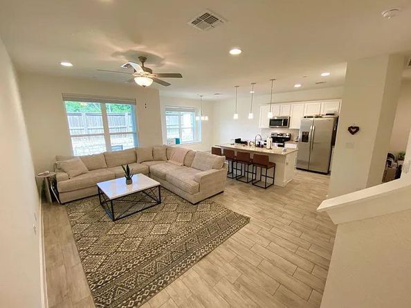 11312 Gadsen LN, Austin TX 78754