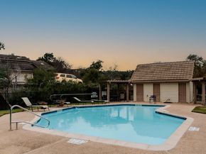 6820 Cypress PT N 6, Austin TX 78746