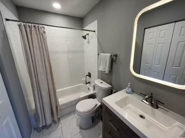 1303 Newfield LN, Austin TX 78703