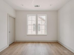 2209 woodland Ave 401, Austin TX 78741