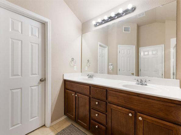 9305 Pioneer Forest DR, Austin TX 78744