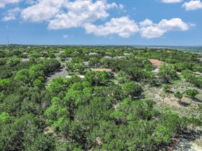 7404 Little Oak CIR, Lago Vista TX 78645