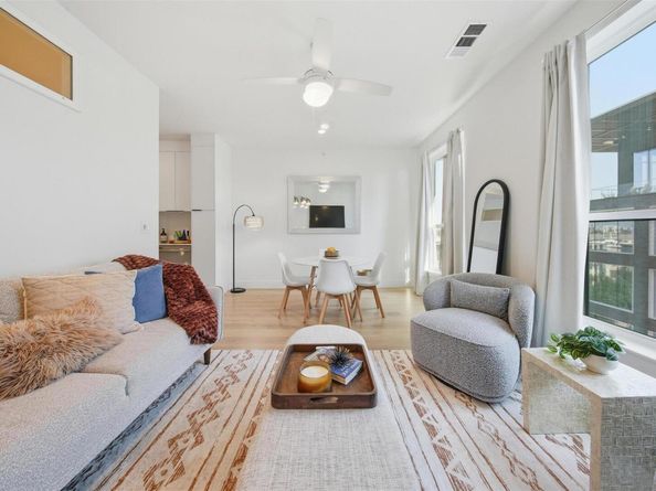 1701 Simond Ave 615, Austin TX 78723