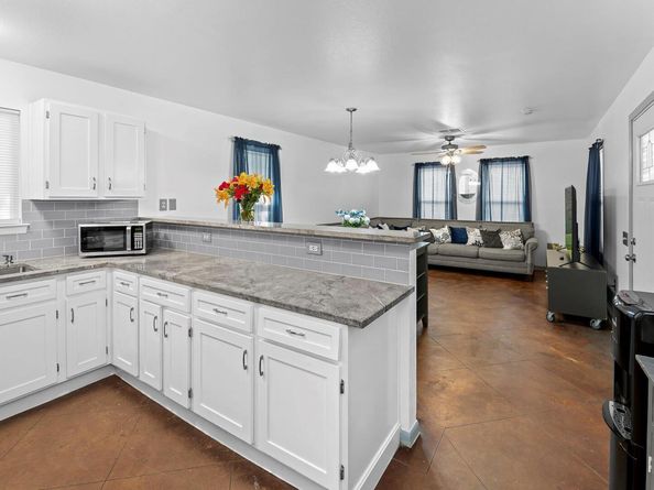 2609 Sol Wilson Ave, Austin TX 78702