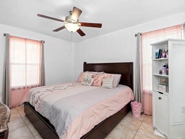 2609 Sol Wilson Ave, Austin TX 78702