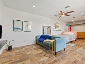 6903 Deatonhill DR 15, Austin TX 78745