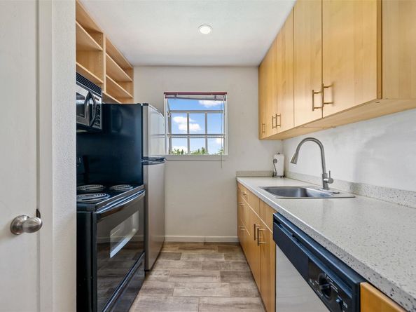 6903 Deatonhill DR 15, Austin TX 78745