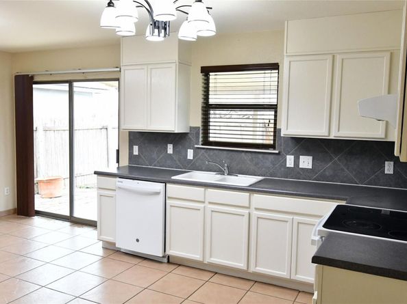 79 Jan LN, Georgetown TX 78626