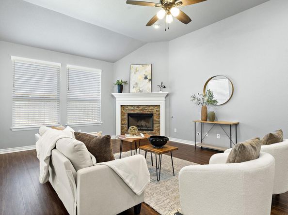 305 Miracle Rose WAY, Liberty Hill TX 78642