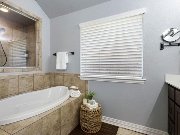 305 Miracle Rose WAY, Liberty Hill TX 78642