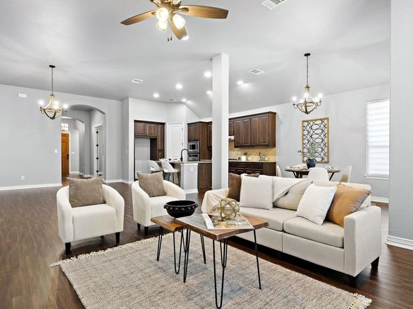 305 Miracle Rose WAY, Liberty Hill TX 78642