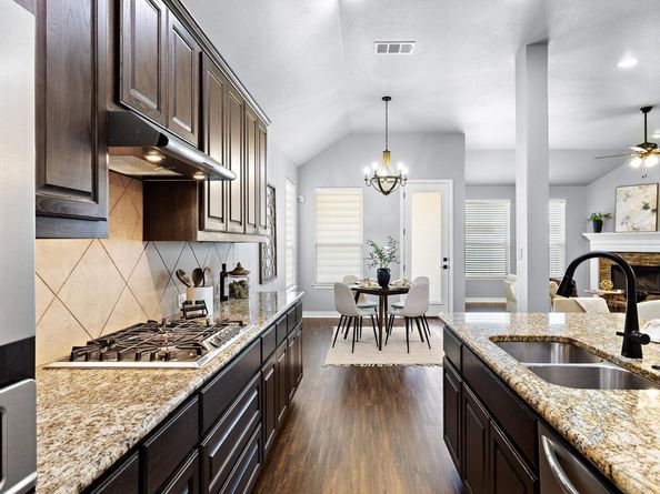 305 Miracle Rose WAY, Liberty Hill TX 78642