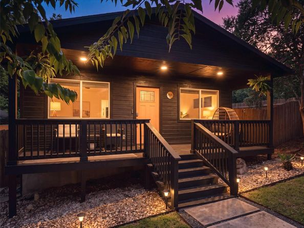 2501 E 11th ST 1, Austin TX 78702