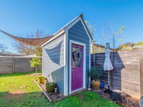 11012 3rd ST, Jonestown TX 78645