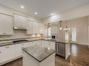 105 Lucia CIR 1, Lakeway TX 78734
