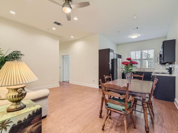 2400 Louis Henna BLVD 208, Round Rock TX 78664