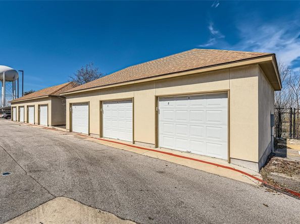 2400 Louis Henna BLVD 208, Round Rock TX 78664