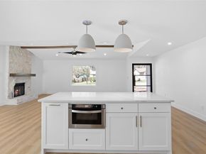 9229 Independence LOOP, Austin TX 78748