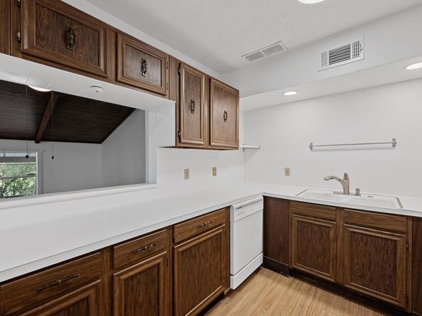 2011 Westridge DR, Austin TX 78704