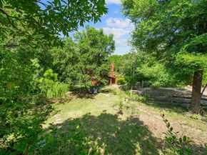 20 N Peak RD, West Lake Hills TX 78746