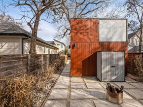 1124 Linden ST B, Austin TX 78702
