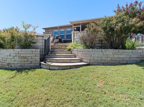 204 Kickapoo Creek LN, Georgetown TX 78633