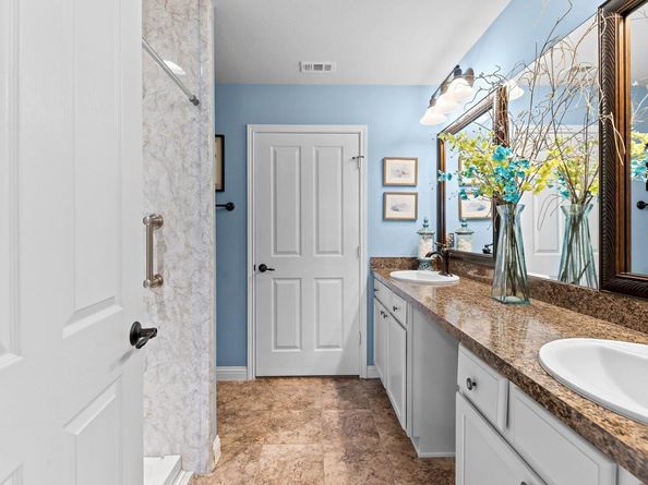 204 Kickapoo Creek LN, Georgetown TX 78633