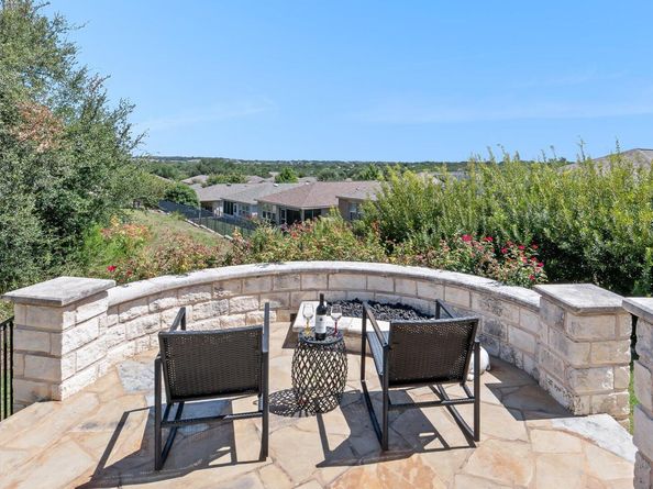 204 Kickapoo Creek LN, Georgetown TX 78633