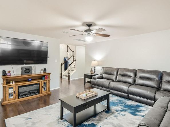 2405 Christoff LOOP, Austin TX 78748
