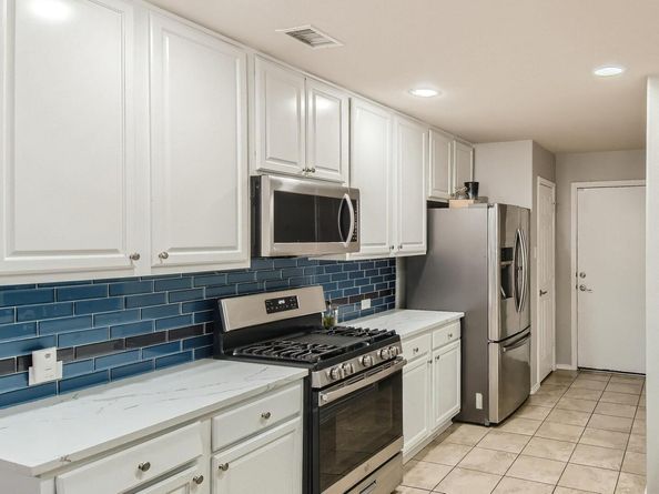 2405 Christoff LOOP, Austin TX 78748