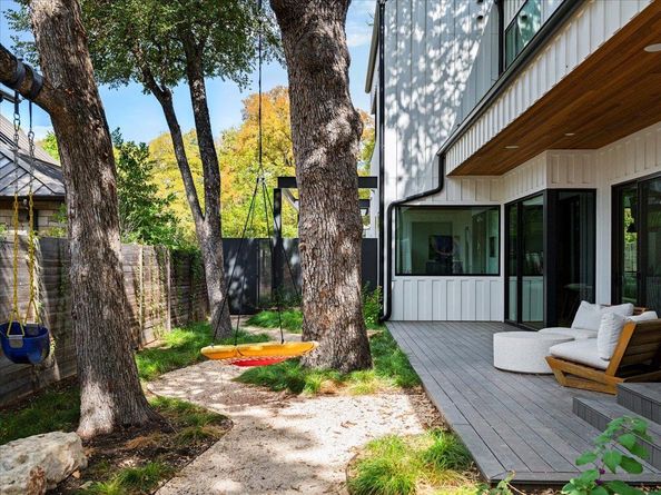 3313 Bonnie RD, Austin TX 78703