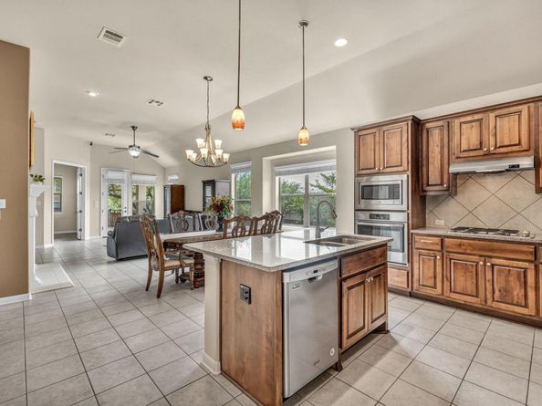 3821 Tordera DR, Austin TX 78738