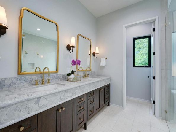 2212 Trailside DR, Austin TX 78704